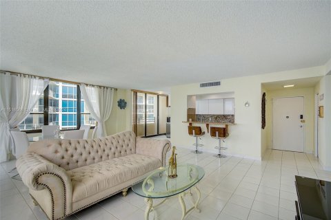 Condominio en venta en Hollywood, Florida, 2 dormitorios, 127.28 m2 № 962222 - foto 3