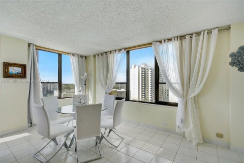 Condominio en venta en Hollywood, Florida, 2 dormitorios, 127.28 m2 № 962222 - foto 5