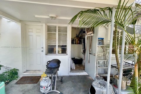 Immobilier commercial à vendre à Miami, Floride: 476.59 m2 № 1147683 - photo 15