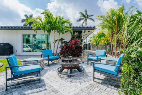Villa ou maison à vendre à Pompano Beach, Floride: 3 chambres, 181.16 m2 № 860857 - photo 10