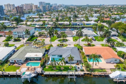 Villa ou maison à vendre à Pompano Beach, Floride: 3 chambres, 181.16 m2 № 860857 - photo 29