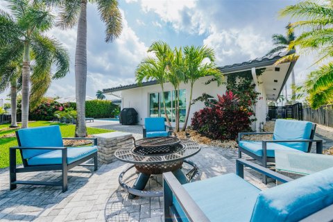 Villa ou maison à vendre à Pompano Beach, Floride: 3 chambres, 181.16 m2 № 860857 - photo 11