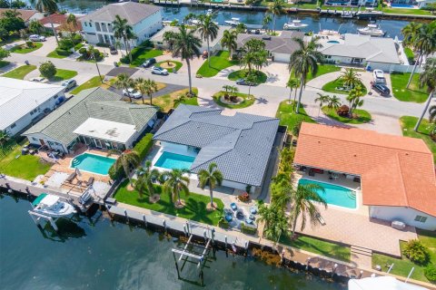 Villa ou maison à vendre à Pompano Beach, Floride: 3 chambres, 181.16 m2 № 860857 - photo 2