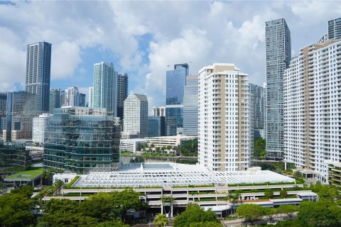 Condo in Miami, Florida, 1 bedroom  № 1388291 - photo 2