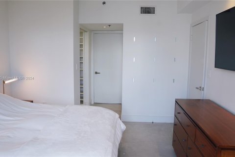 Condo in Miami, Florida, 1 bedroom  № 1388291 - photo 18