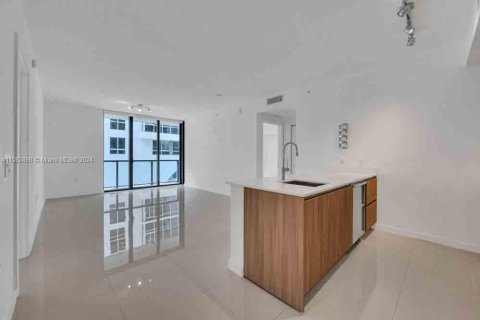 Condominio en venta en Miami, Florida, 2 dormitorios, 91.04 m2 № 1178868 - foto 27