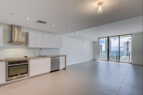 Condominio en venta en Miami, Florida, 54.63 m2 № 1178912 - foto 2