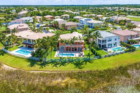 Villa ou maison à vendre à Royal Palm Beach, Floride: 6 chambres, 369.19 m2 № 1187029 - photo 19