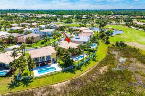 House in Royal Palm Beach, Florida 6 bedrooms, 369.19 sq.m. № 1187029 - photo 18