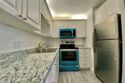 Condominio en venta en Dania Beach, Florida, 1 dormitorio, 41.53 m2 № 956532 - foto 3