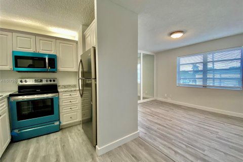 Condominio en venta en Dania Beach, Florida, 1 dormitorio, 41.53 m2 № 956532 - foto 2