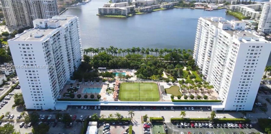 Condo in Aventura, Florida, 2 bedrooms  № 1206617