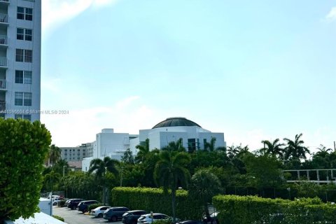 Condominio en venta en Aventura, Florida, 2 dormitorios, 113.34 m2 № 1206617 - foto 13