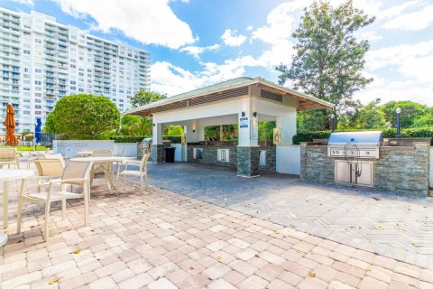 Condo in Aventura, Florida, 2 bedrooms  № 1206617 - photo 26