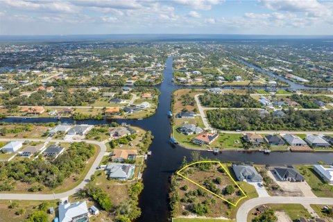 Terreno en venta en Port Charlotte, Florida № 917482 - foto 6