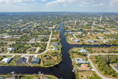 Terreno en venta en Port Charlotte, Florida № 917482 - foto 9