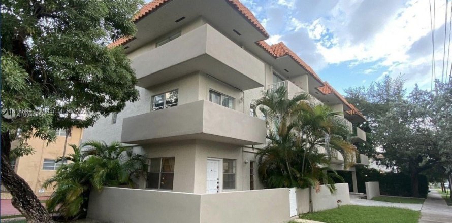 Condo à Coral Gables, Floride, 1 chambre  № 1240003