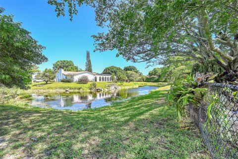 Villa ou maison à vendre à Coral Springs, Floride: 4 chambres, 180.79 m2 № 1174043 - photo 1