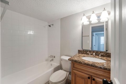 Condo in Orlando, Florida, 2 bedrooms  № 1369714 - photo 9