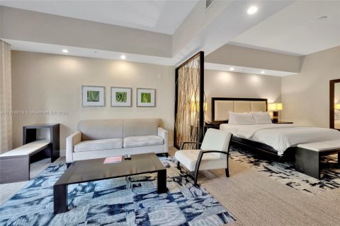 Condominio en venta en Doral, Florida, 1 dormitorio, 65.5 m2 № 442077 - foto 7