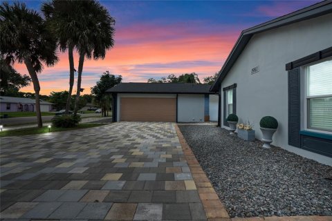 House in Winter Park, Florida 4 bedrooms, 189.52 sq.m. № 1390834 - photo 6