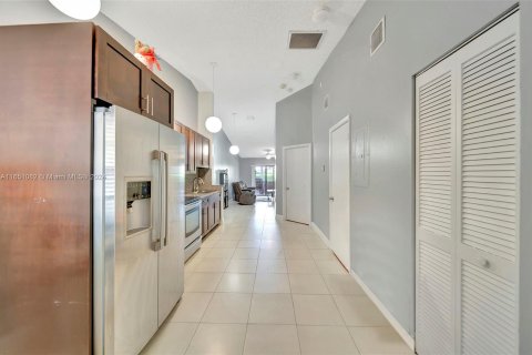 Casa en venta en Sunrise, Florida, 2 dormitorios, 78.87 m2 № 1333057 - foto 5