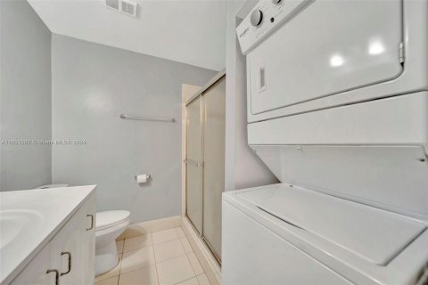 Casa en venta en Sunrise, Florida, 2 dormitorios, 78.87 m2 № 1333057 - foto 28