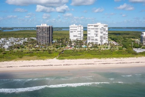 Copropriété à vendre à Hutchinson Island South, Floride: 3 chambres, 159.79 m2 № 1097662 - photo 1