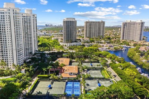 Condo in Aventura, Florida, 3 bedrooms  № 1188148 - photo 25