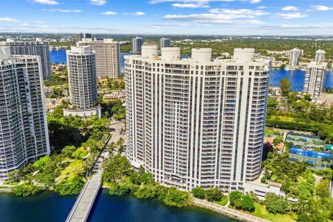 Condo in Aventura, Florida, 3 bedrooms  № 1188148 - photo 26