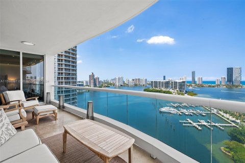 Condo in Aventura, Florida, 3 bedrooms  № 1188148 - photo 1