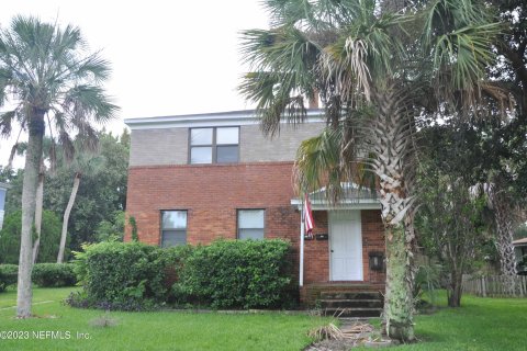 Villa ou maison à louer à Jacksonville Beach, Floride: 2 chambres, 93.65 m2 № 768534 - photo 1