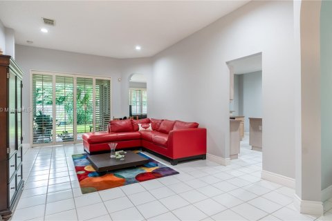 House in Miami, Florida 3 bedrooms, 192.59 sq.m. № 1377144 - photo 6