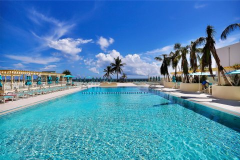 Condo in Hollywood, Florida, 1 bedroom  № 1355116 - photo 27