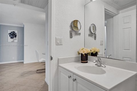 Condo in Hollywood, Florida, 1 bedroom  № 1355116 - photo 21