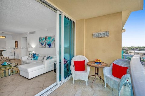 Condo in Hollywood, Florida, 1 bedroom  № 1355116 - photo 10