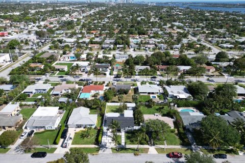 Villa ou maison à vendre à West Palm Beach, Floride: 3 chambres, 150.22 m2 № 1128904 - photo 2