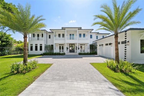 House in Pinecrest, Florida 7 bedrooms, 799.42 sq.m. № 1269675 - photo 6