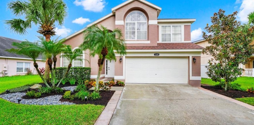 House in Orlando, Florida 3 bedrooms, 226.22 sq.m. № 1402020