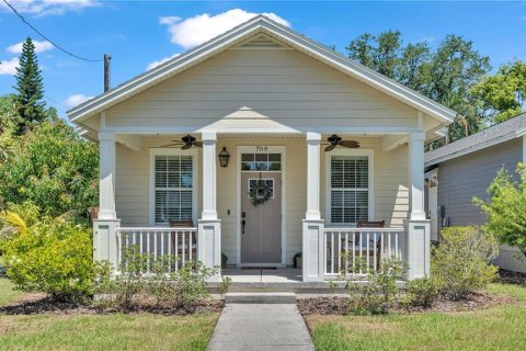 House in Lakeland, Florida 3 bedrooms, 132.94 sq.m. № 1402021 - photo 1