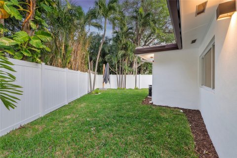 House in Fort Lauderdale, Florida 3 bedrooms, 153.85 sq.m. № 930031 - photo 22