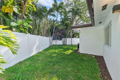 Villa ou maison à vendre à Fort Lauderdale, Floride: 3 chambres, 153.85 m2 № 930031 - photo 3