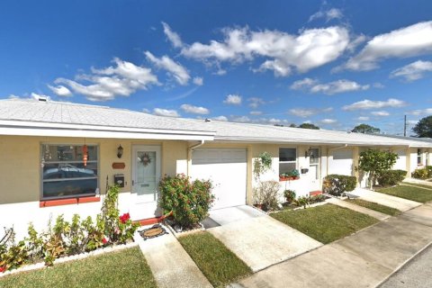 Condo in New Port Richey, Florida, 1 bedroom  № 1387142 - photo 2