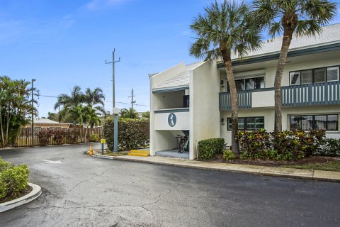 Copropriété à vendre à Stuart, Floride: 2 chambres, 120.77 m2 № 1005201 - photo 2