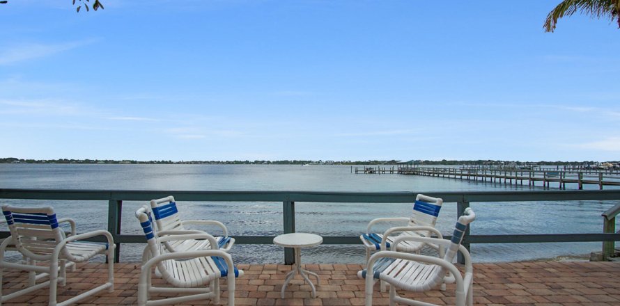 Condo à Stuart, Floride, 2 chambres  № 1005201