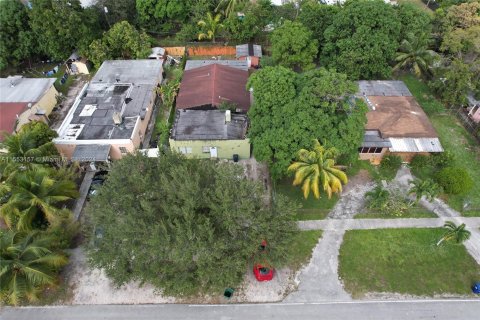 Villa ou maison à vendre à Opa-locka, Floride: 5 chambres, 170.57 m2 № 1080964 - photo 4