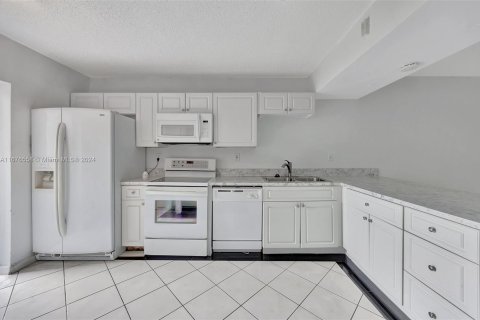 Copropriété à vendre à Miami, Floride: 2 chambres, 90.12 m2 № 1406173 - photo 5