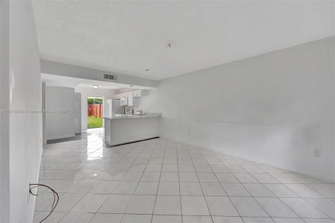 Condo in Miami, Florida, 2 bedrooms  № 1406173 - photo 6