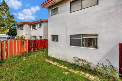 Condo in Miami, Florida, 2 bedrooms  № 1406173 - photo 21