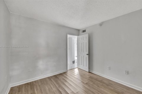 Copropriété à vendre à Miami, Floride: 2 chambres, 90.12 m2 № 1406173 - photo 12